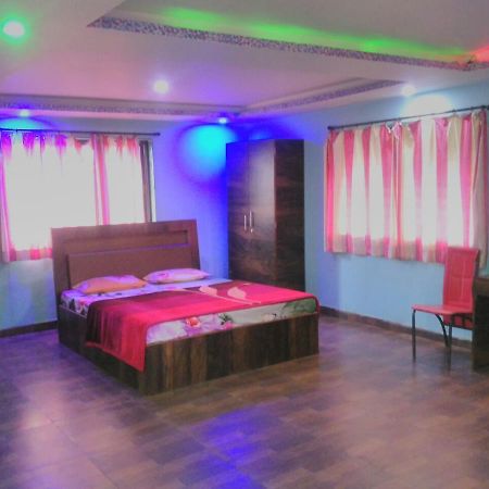 Mahābaleshwar Yogadaa Royal Resort מראה חיצוני תמונה